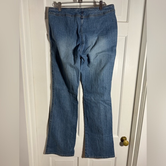 Flared jeans - Picture 2 of 3